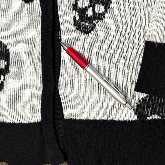 Vintage Y2K Smiling Skulls Women Oversized Cardigan XL Goth Emo Grunge Button up - Picture 14 of 15